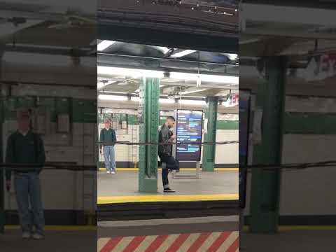 Imagine a rat climbing up your leg 😭🐀 #animals #rats #nyc