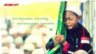 Download lagu SHOLAWAT NABI YANG BIKIN MENANGIS KLIP ANAK YATIM MENYAYAT HATI BIKIN MENANGIS mp3 Download lagu SHOLAWAT NABI YANG BIKIN MENANGIS KLIP ANAK YATIM MENYAYAT HATI BIKIN MENANGIS mp3