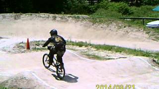 preview picture of video 'Woodland BMX -Earned Double Points - 6/21/14 -   moto 23 - 2nd qualifier (GROVER CRASH)'