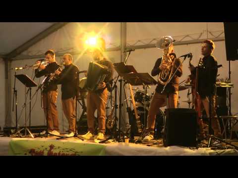 Toti Štajerci - Hockey polka / Bezina 2014
