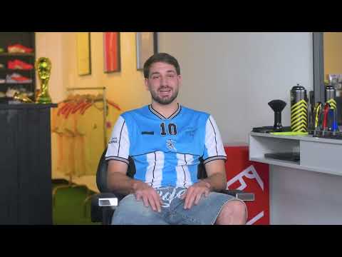 Nicolás Barrionuevo: el exfutbolista que convirtió la barbería en su pasión