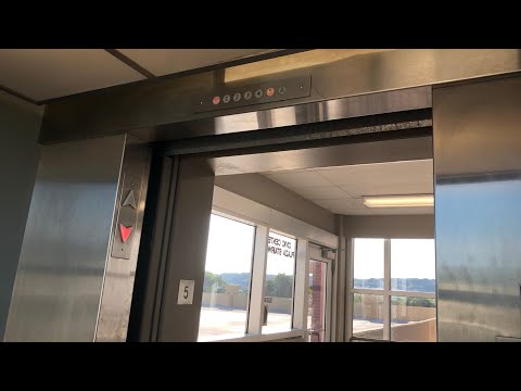 (Epic Motor) Awesome MEI Hydraulic Elevator @ The Mankato Place Parking Ramp in Mankato, MN