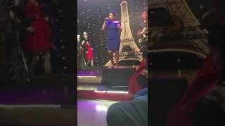 Rosa López con el Nueva canción al fin pienso en mi en el programa de Toni Rovira y tu