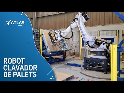 Vídeo del robot clavador de palets de Atlas Robots fabricando palets en planta de cliente