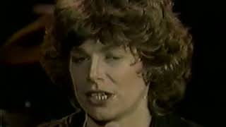 Makeup-less lady Cindy Bullens performs "Steal the Night" &amp; "Too Close To Home"  on AB