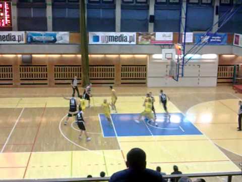 2013.01.20 AZS AWF ggmedia.pl Kraków-MKS Gorlice 89-51 (3liga koszykarzy) 8/10