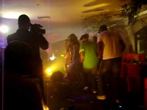 DJ KLAUS, MC BUCHECHA E DJ ROBSON LEANDRO NA VILA RISO! 1