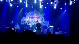 Fisz Emade &amp; Acid Drinkers - Iron Maiden (Red Bull Soundclash 2012, Soho Factory Warsaw)