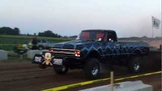 preview picture of video 'Bone Shaker 3rd place Ripon Truck pull 7-28-12'
