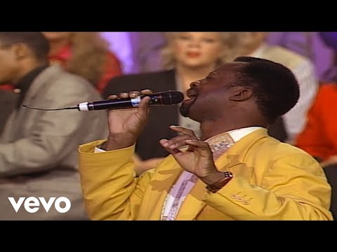 Bill & Gloria Gaither - Amen [Live] ft. Larnelle Harris