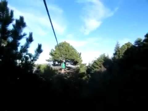 Tirolina en el Parque de Aventuras de La Alberca (Salamanca)