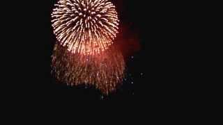 preview picture of video 'Fireworks Display in Hannibal 2014'
