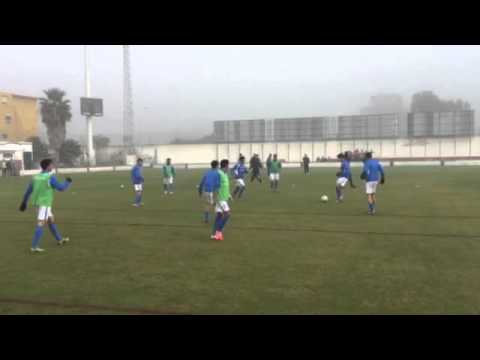 Calentamiento del Xerez Club Deportivo antes de comenzar su partido en Rota.