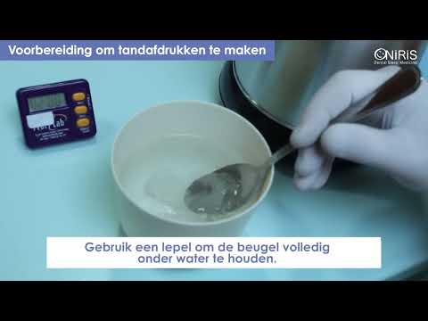 2. Wat moet je doen voordat je de Oniris in je mond kunt steken voor de (tand)afdrukken?