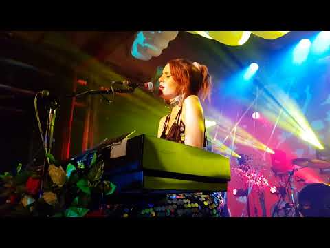 Kate Nash - Merry Happy (live at Festsaal Kreuzberg, Berlin)