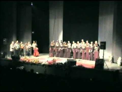 Raspeani Strumicani - Godisen koncert 2011 (moma katerino-mangusarka)