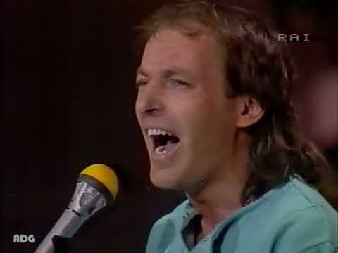 Vasco Rossi - Vita Spericolata (Sanremo '83 - Serata finale, Vasco abbandona il palco per protesta)