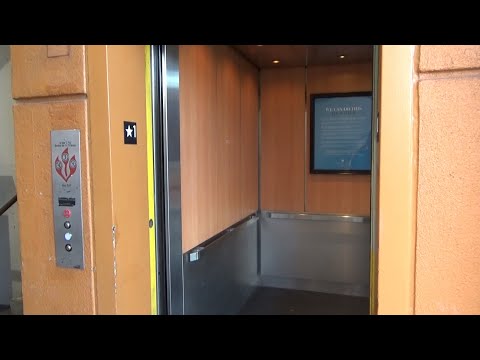 Crappy United States Hydraulic Scenic [South] Elevator-Broadway Plaza Garage-Walnut Creek, CA