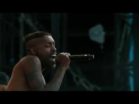 Skip The Use au Main Square Festival 2019 : "Damn cool", "Ghost" et "Forever more" en live.