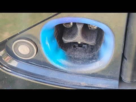 Tesla Charging Port Light Colors Explained | What White, Blue, Green, Yellow & Red Mean