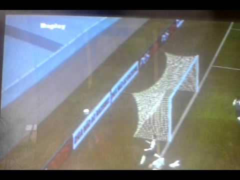 Volada espectacular del arquero!!