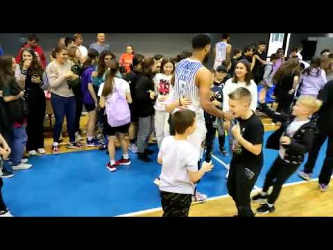 Final de meci CSM Târgu Jiu – Steaua București 93 86 17 20, 15 21, 32 18, 29 27