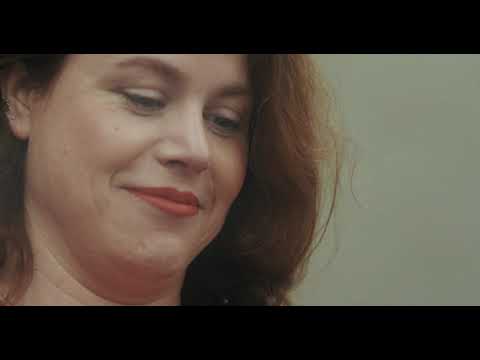 Simon Keats - She's a girl