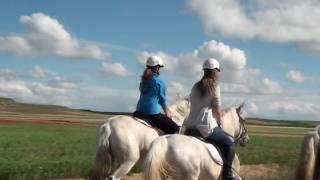 preview picture of video 'Rutas y Paseos a caballo por Castilla y León - Tierra de Campos'