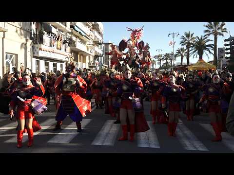 Il vento non ferma il quinto corso in maschera