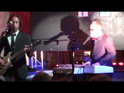 Chorus'M au El Theatris Bar - Medley Stromae (Formidable - Papaoutai - Tous les mêmes)