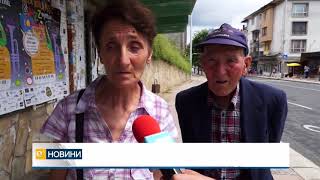 До некролозите плакати на фолк певци...Редно ли е?