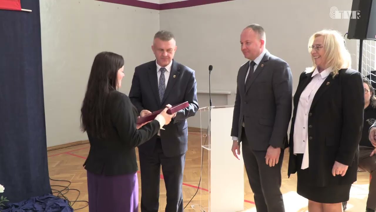 Nowy patron, nowy sztandar w I Liceum Ogólnokształcącym w Warcie