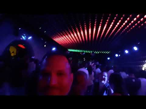 Clube FAVST- Paris. Localizado nos arcos da Ponte Alexandre III as margens do Rio Senna.