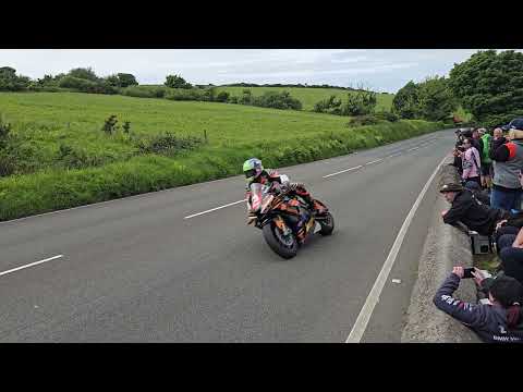 TT 2024 Superbike Race Lap 4 Gooseneck