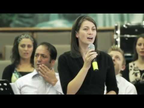 Andreea Mois - Doar prin Tine  (LIVE)