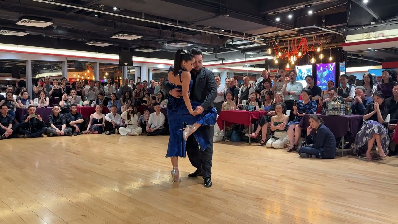 Video thumbnail for Jonathan Saavedra y Clarisa Aragon in HK - 19 April 2025 - 4/4