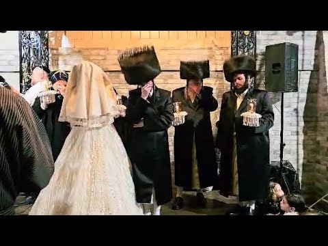 לבכות: 😢 צפו בזמר מוטי ויזל שמרגש בחופת יתום