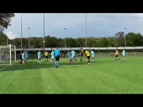 20200926 NSVV JO17-1 - SV Nootdorp JO17-1 - Kopbal op de lat