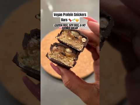 Vegan Protein Snickers Bars 🌱🍫😍 #vegan #healthyalternatives #blackvegan #veganfood #veganfoodie