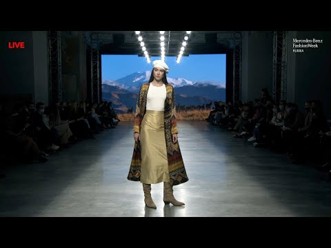 SaiJamin Spring/Summer 2022 Runway | Mercedes-Benz Fashion Week Russia | VRAI Magazine