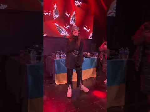 Jerry Heil & Alyona-Alyona Будь ласка live in Seattle