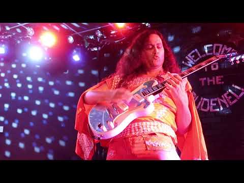 Thumbnail for Deerhoof - I Will Spite Survive (live clip) by Deerhoof