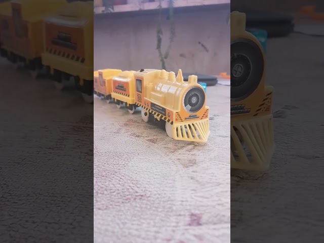 Vídeo relacionado con AMISENK Juego De Tren Eléctrico Simulación Ciudad con Vías Intercambiables Construcción ABS Juego Tren Eléctrico Juguete Aprendizaje para Niños con Conexión Magnética