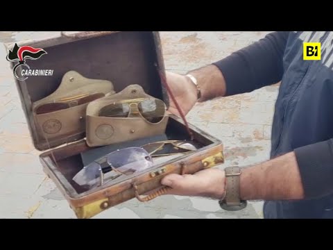 Messina Denaro, trovati gli storici Ray-Ban indossati da boss