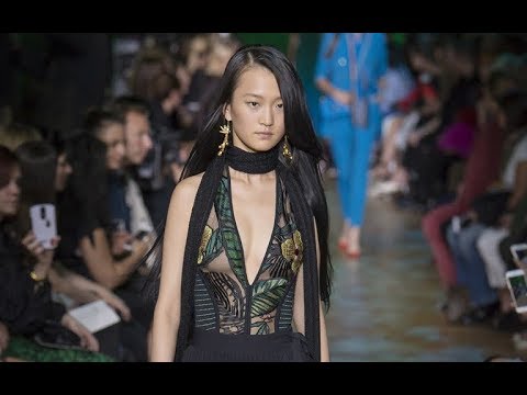ELIE SAAB Highlights Spring Summer 2018 Paris - Fashion Channel