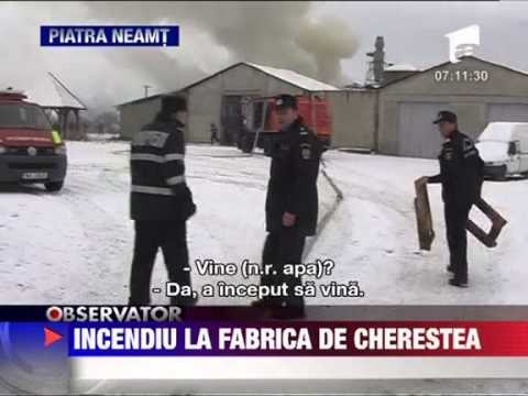 Incendiu puternic la o fabrica de cherestea din Piatra Neamt 21 IANUARIE 2012