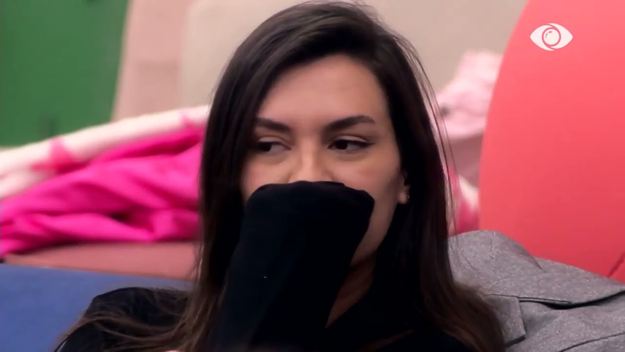 “Po pres t’i shprehni pëlqimin njëri-tjetrit…”/ Gjesti ngacmon Olën: E keni falso…