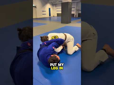 One transition can open up a whole new submission. 🥋