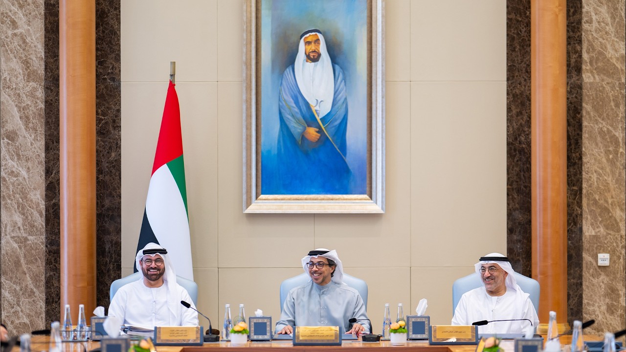 منصور بن زايد يترأس اجتماع المجلس الوزاري للذكاء الاصطناعي والتنمية #الشارقة24 