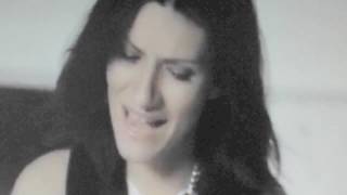Laura Pausini - Donde Quedo Solo Yo (Videoclip) - (video audio español)
